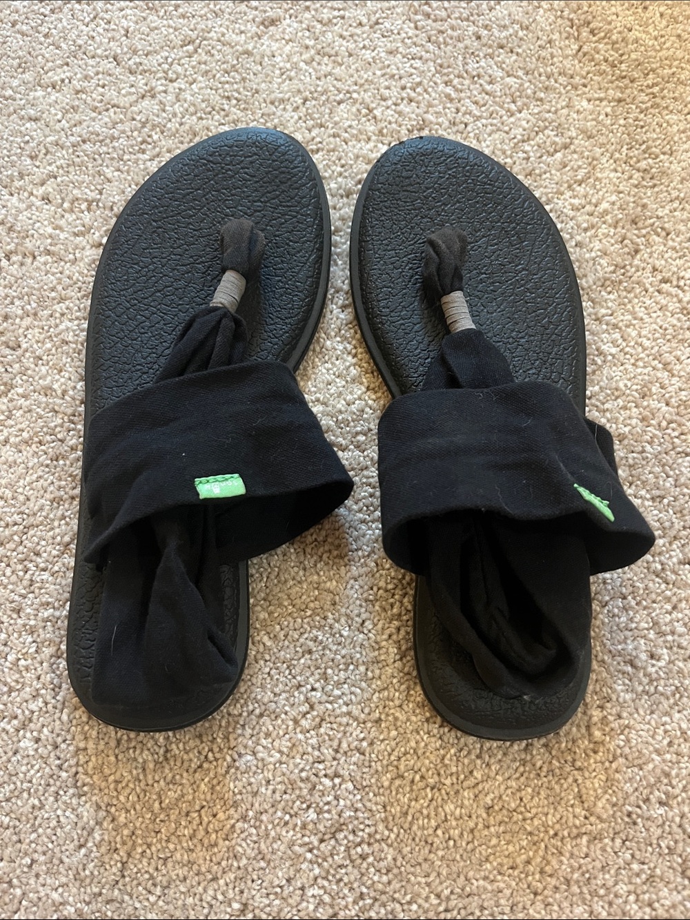 Sanuk Black Twist Slide with Green Logo Tab